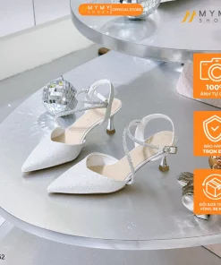 Giày cao gót nữ BEE SHOES mũi nhọn gót nhọn cao 7 phân sẵn màu bạc - đen