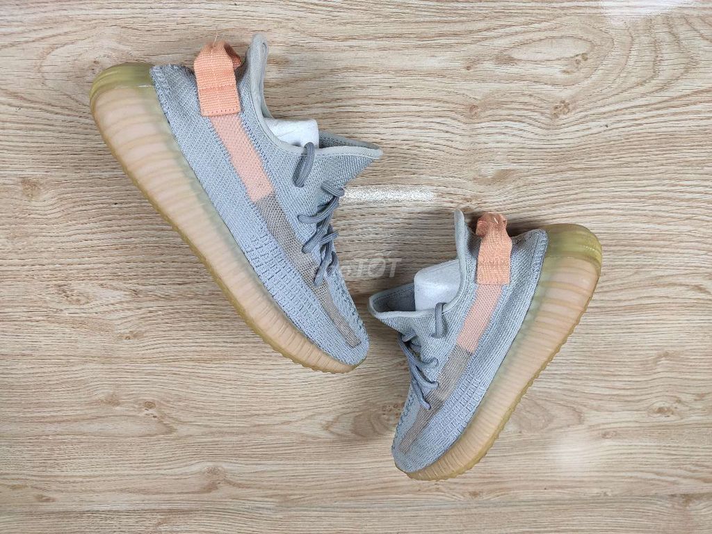 Giày Yeezy 2hand