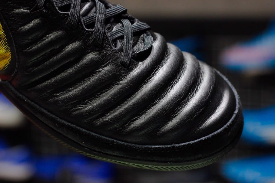 Mũi giày phân tầng Layered Toe