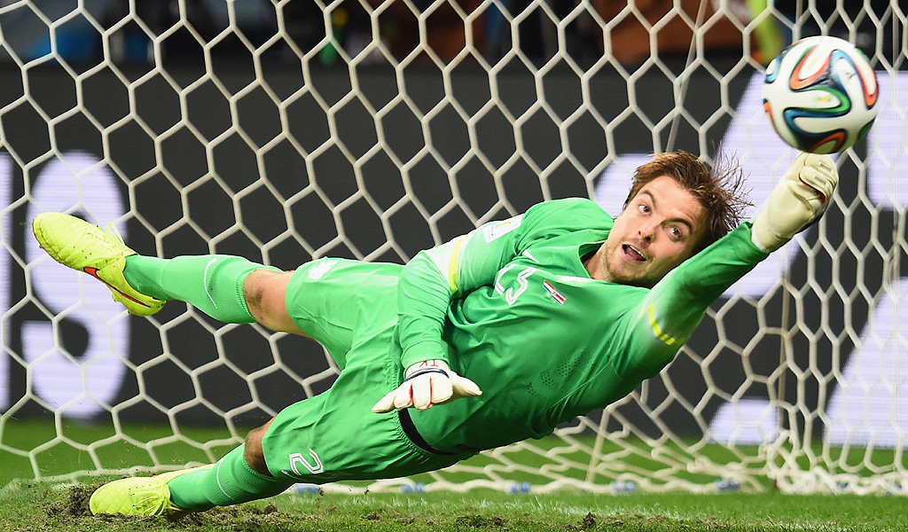 Lộ diện quân sư tư vấn Van Gaal thay thủ môn bắt penalty